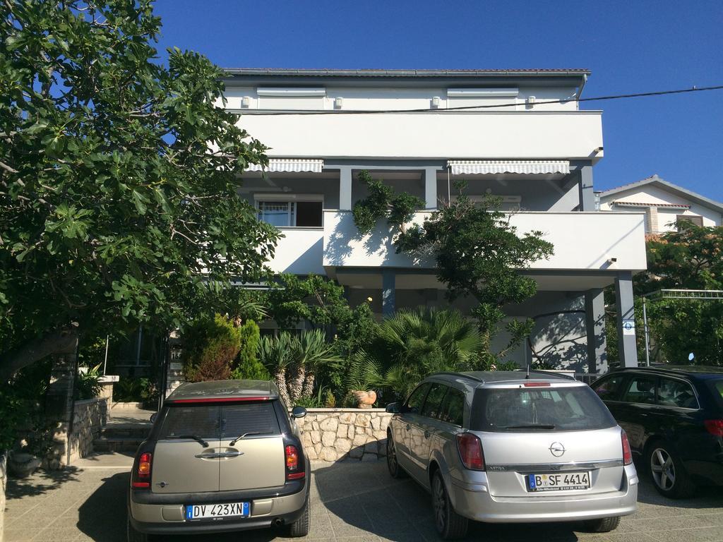 House Filomena Apartment Banjol Екстериор снимка